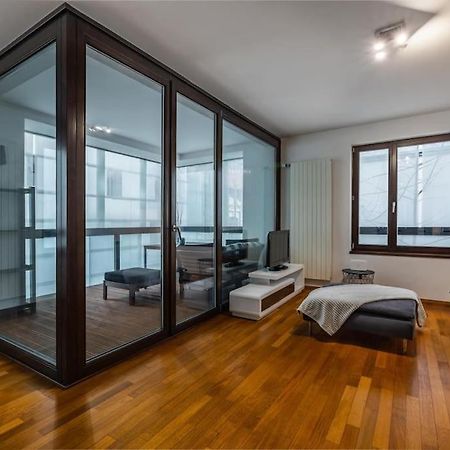 Modern Spacious Flat With A Terrace And A Parking Prága Kültér fotó