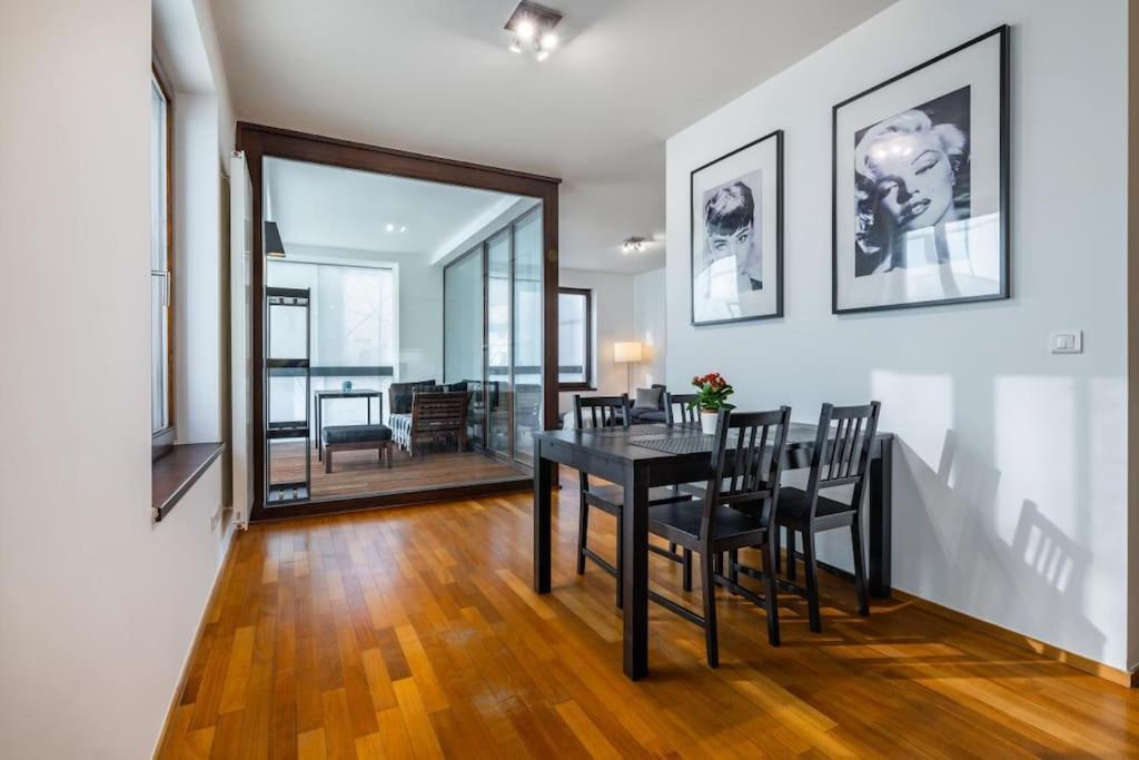 Modern Spacious Flat With A Terrace And A Parking Prága Kültér fotó