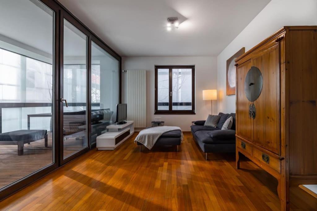 Modern Spacious Flat With A Terrace And A Parking Prága Kültér fotó