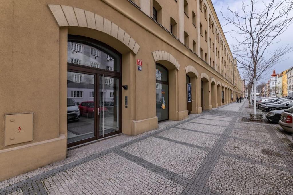 Modern Spacious Flat With A Terrace And A Parking Prága Kültér fotó